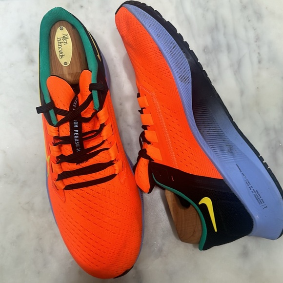 Nike Pegasus Air 38 Hyper Crimson Size 9.5 - Picture 6 of 9